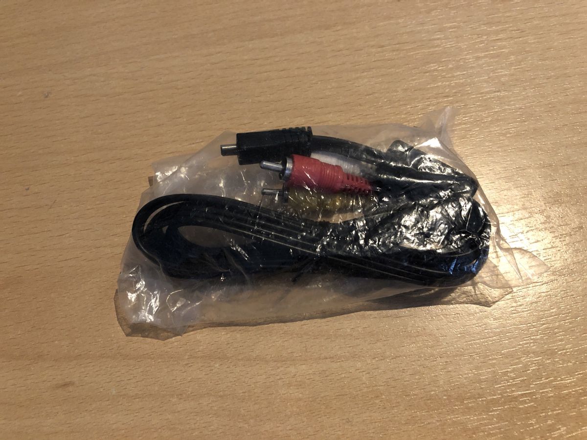 Cavi: Ab 1.- Neues ungebrauchtes AV-Kabel – Nuovo e nell'imballaggio originale da Attelwil venduto da Canelle67 2