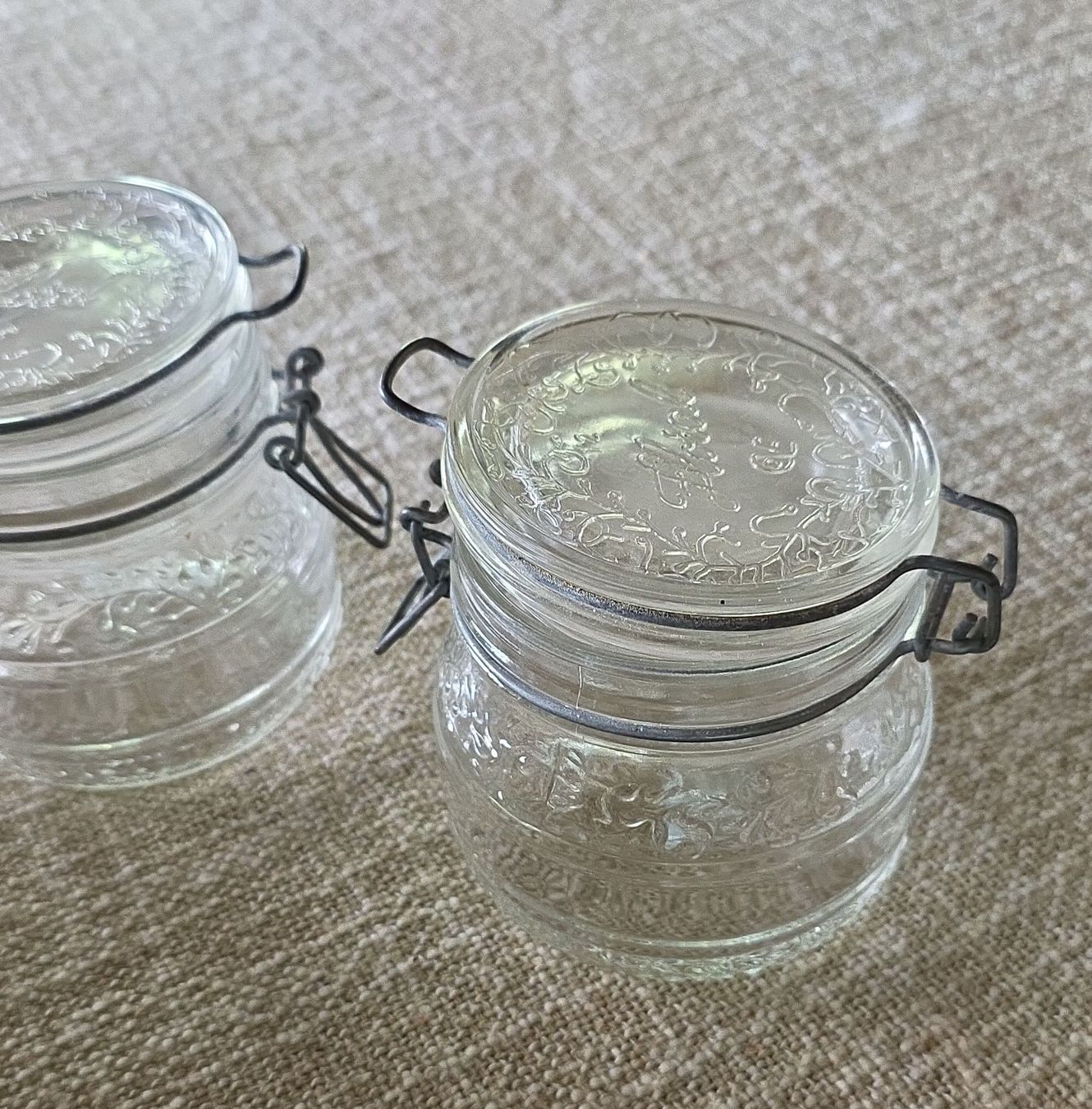 Contenitori & Simili: 2 Glass Jars with Hinged Lids – Nuovo (secondo la descrizione) da Hinwil venduto da Ehretstock8