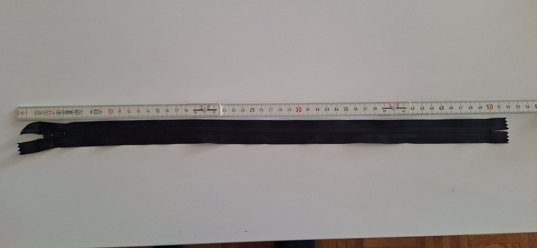 Tessuti: Reisverschluss 50cm schwarz – Usato da Wetzikon ZH venduto da NaWetzi