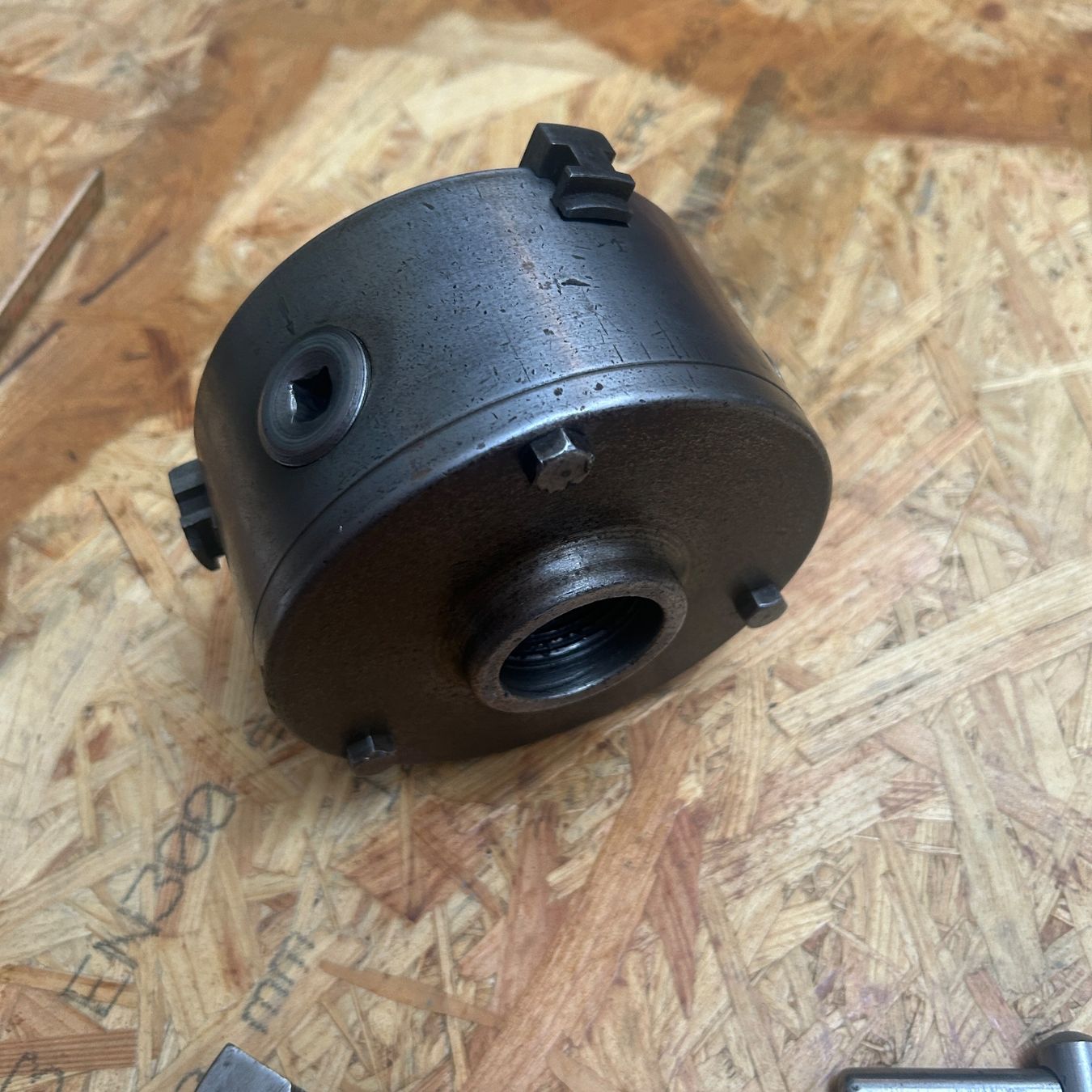 Tous les outils: Dreibackenfutter D130 für Schaublin 90 oder 102 W20 Flansch – D'occasion à Untersiggenthal par sinamoll 3