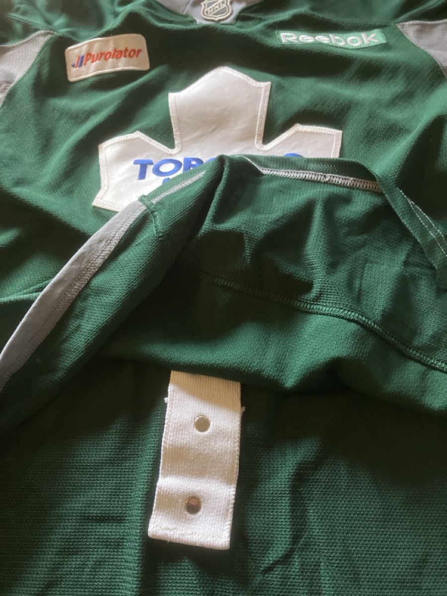 Reebok Canottiere & Pantaloni: Toronto Maple Leafs Reebok Eishockey Jersey, Grösse 58K – Usato da Steffisburg venduto da muggenstutz31 3