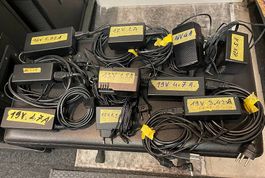 10 Stück Netzteil  Ladegeräte verschiedene Volt/ Amper .