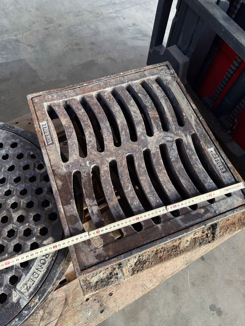 Sonstige Baumaterialien: Diverse Schachtdeckel Kanaldeckel – Gebraucht aus Abtwil SG von SHost 4