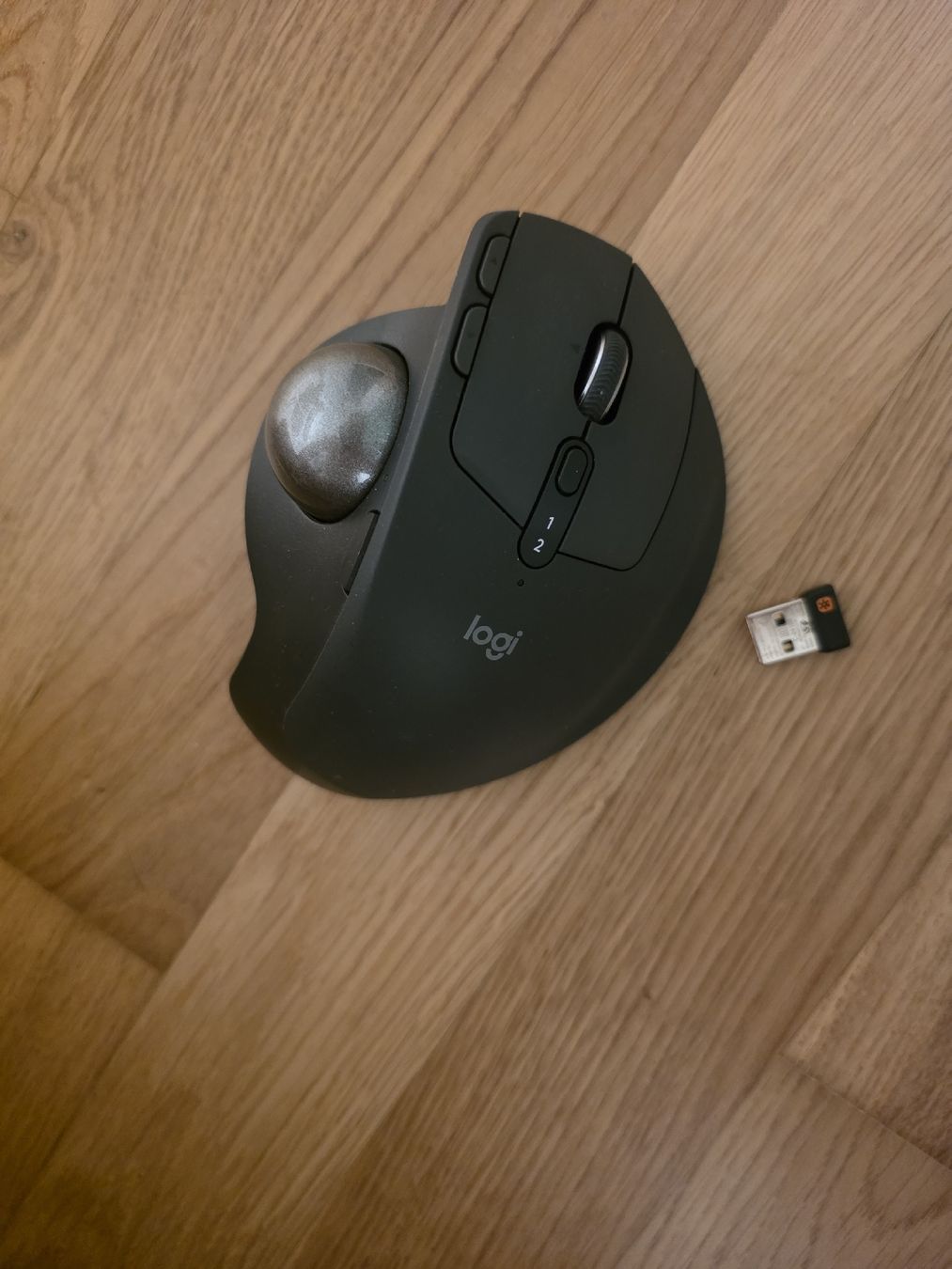 Logitech Maus: Logitech MX Ergo – Gebraucht aus Solothurn von leo_8kdh 1