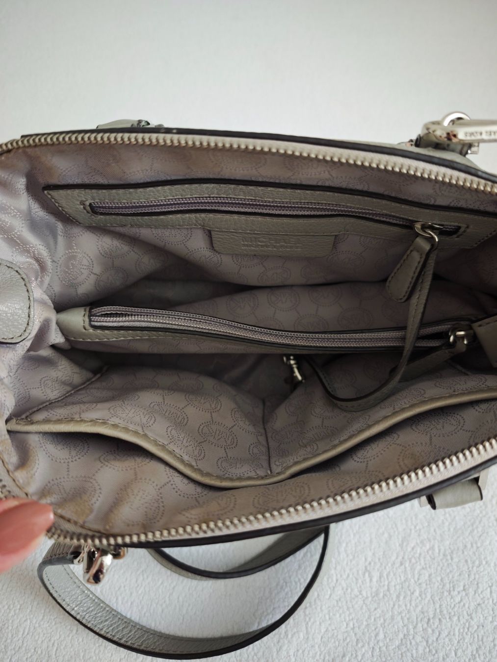 Michael Kors Borse da donna: Elegante Michael Kors Handtasche, Grau – Usato da Gunzgen venduto da 0Aurin0 2