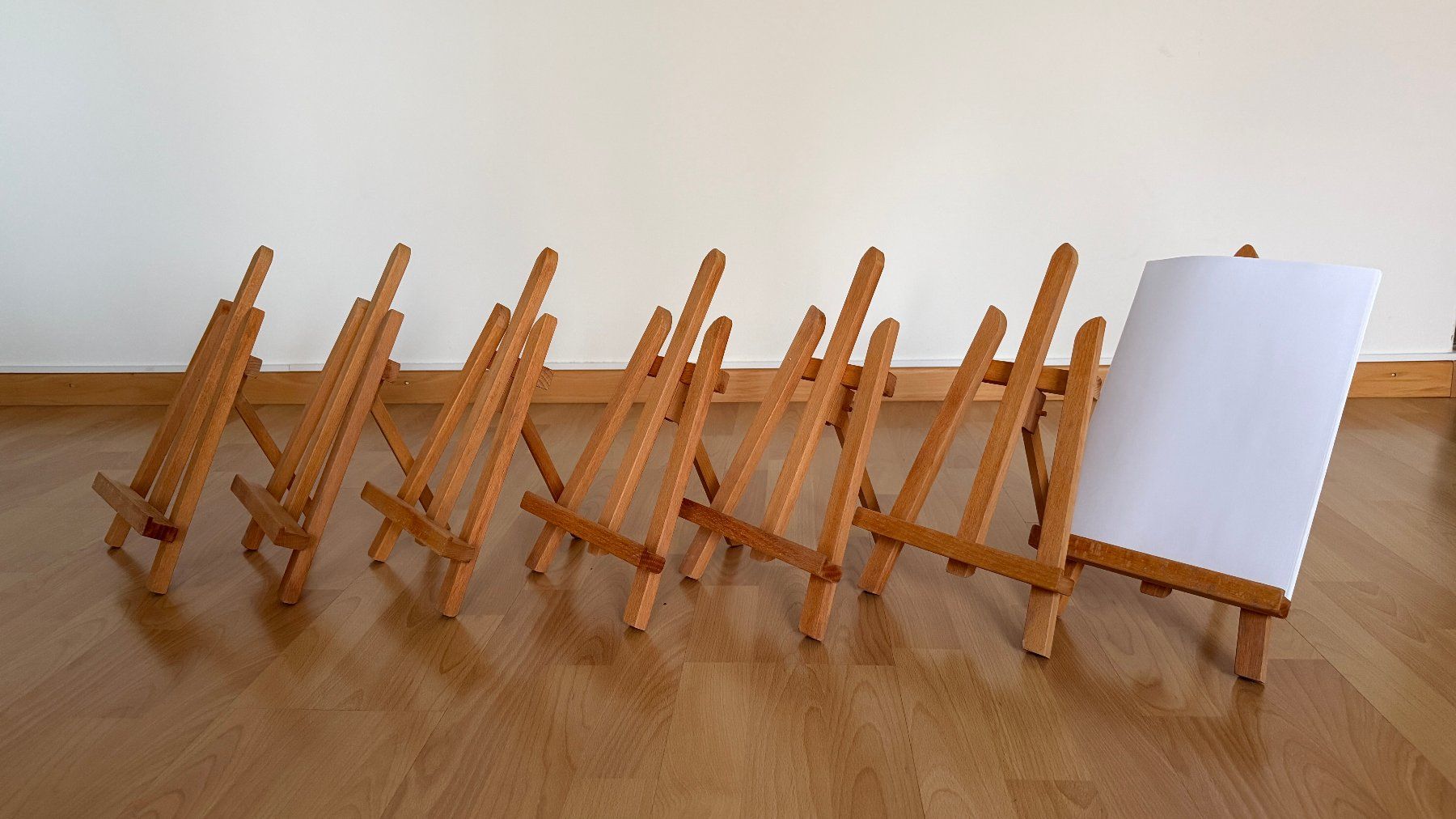 Sonstige Dekorationen & Accessoires: Tisch Steller aus Holz – Gebraucht aus Wettingen von Arianra
