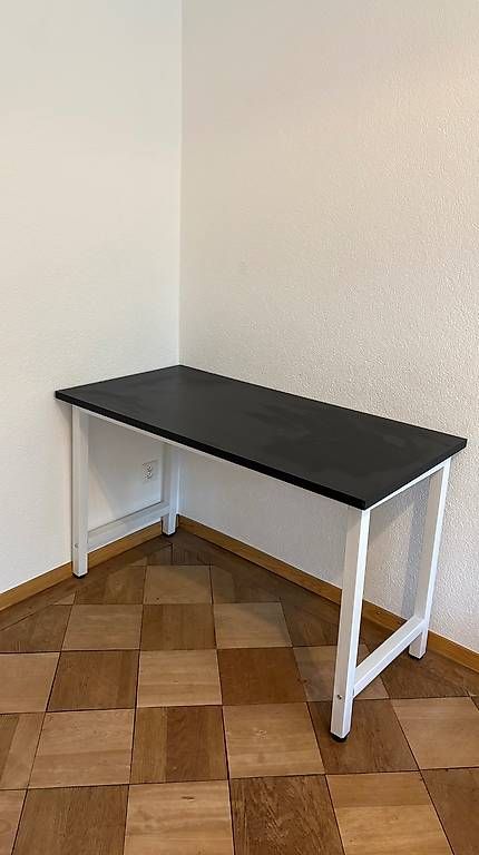 Scrivanie: Schreibtisch super Zustand – Usato da St. Gallen venduto da GiuliaClaus