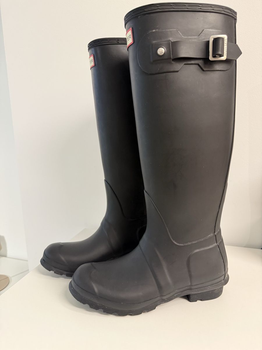 Hunter Scarpe da donna: HUNTER Gummistiefel dunkelblau  – Usato da Schlieren venduto da ana_ribeiro19 1