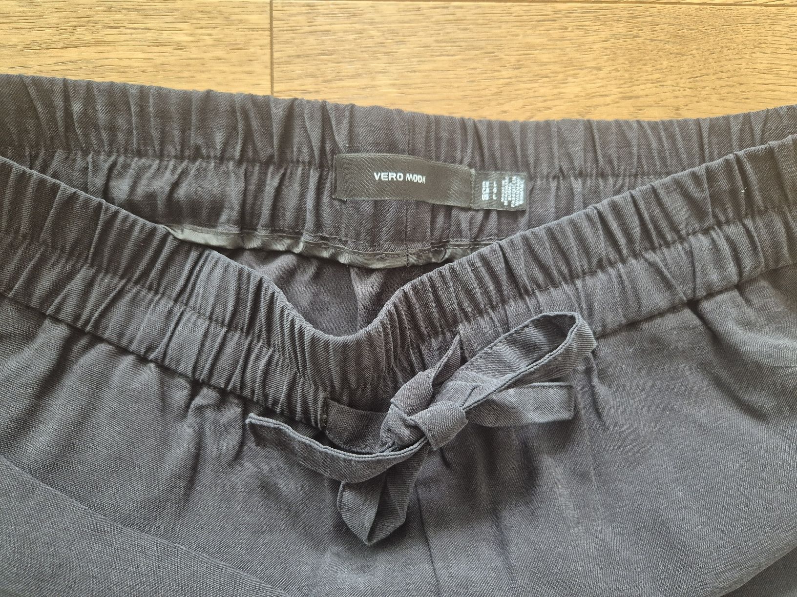 Vero Moda Pantaloni: Vero Moda Shorts,  Grösse L – Usato da Römerswil LU venduto da cfm_j789 1