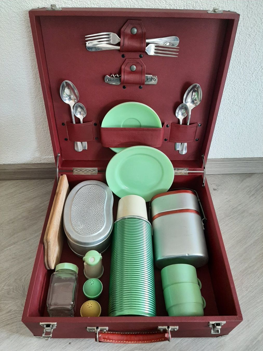 Valigie: 50er 60er J. Mid Century Picknickkoffer Oldtimer Camping – Usato da Erschwil venduto da Karabella 8