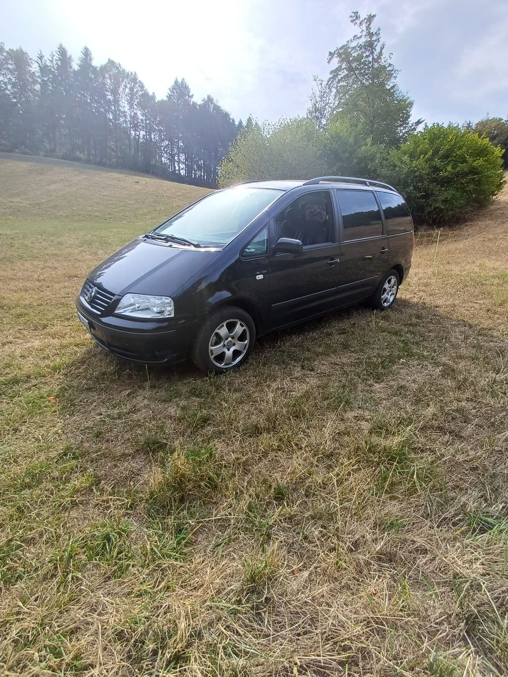 VW Autos: VW Sharan – D'occasion à Rümlingen par Nero036 1