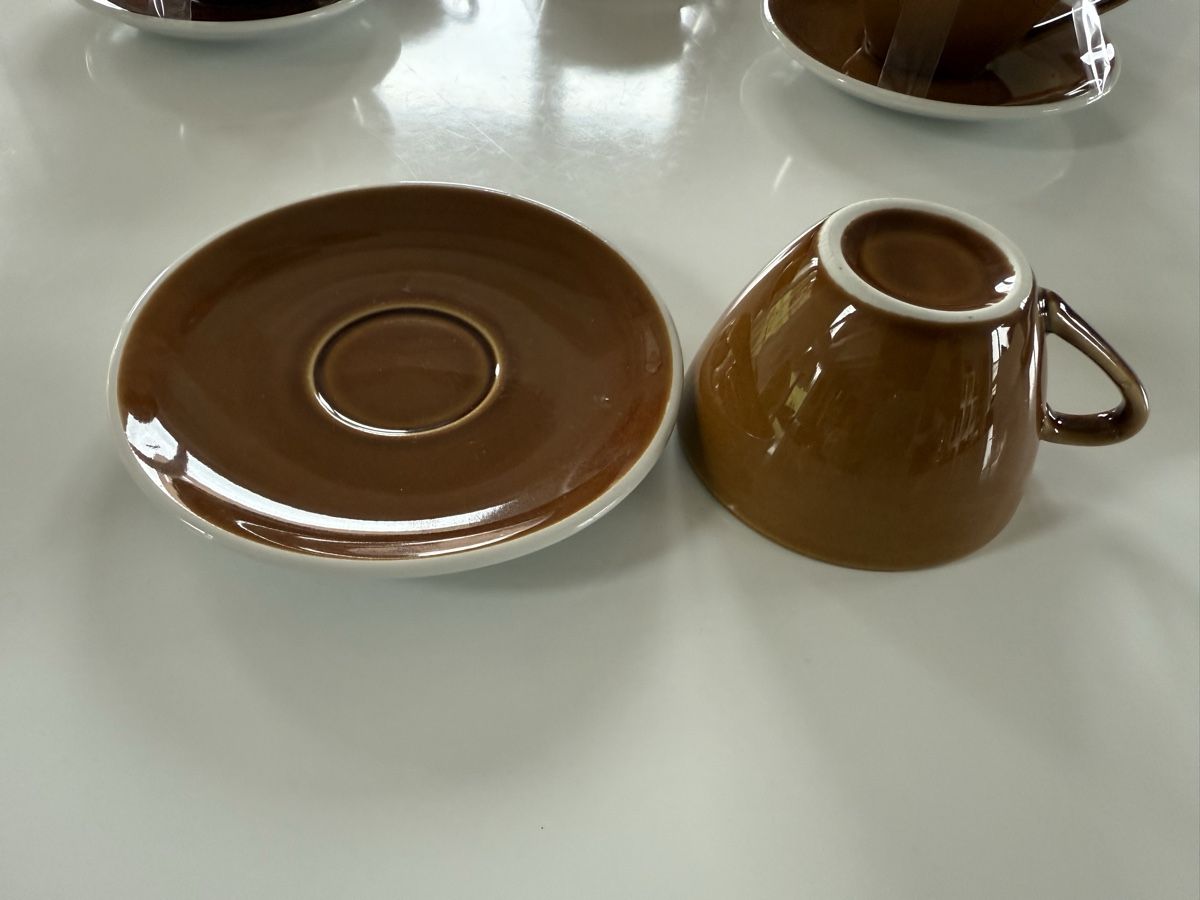 Rössler Tazze: Tasses + sous-tasses Rössler brun – Nuovo (secondo la descrizione) da Les Genevez JU venduto da fabliane 3