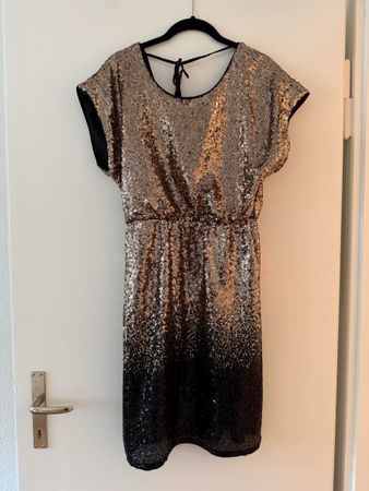 VILA Paillettenkleid – Champagner-Gold/Schwarz Ombré, Gr. 38
