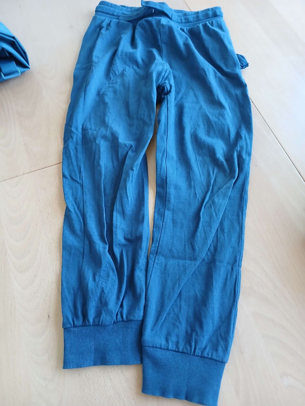 H&M Pantaloni: Trainerhose dünn Gr 122 – Usato da Münchwilen TG venduto da miwirz 1