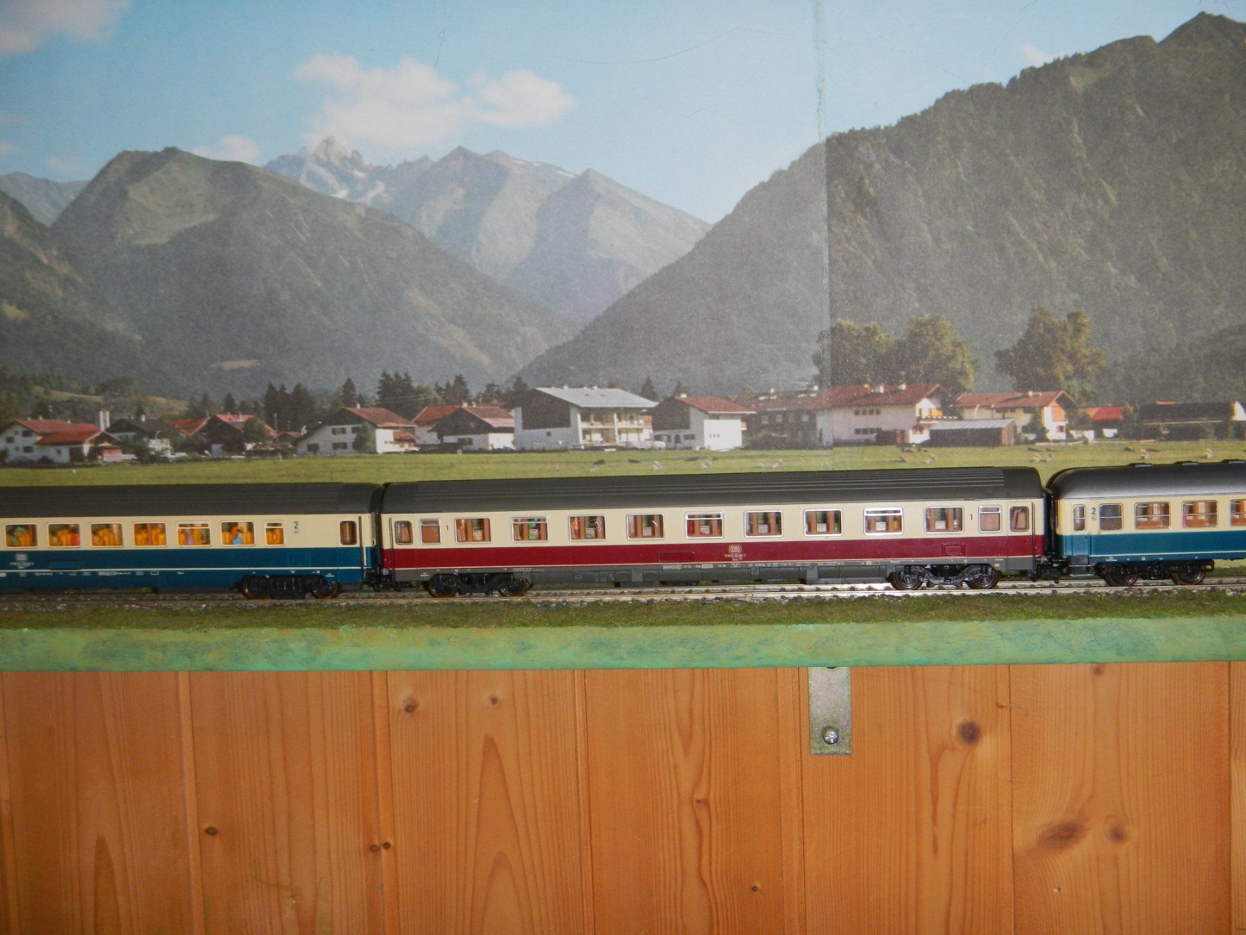 Roco Modellini di ferrovie: ganzer DB - Zug. Roco Wagen – Usato da Ramsen venduto da gusti485 4