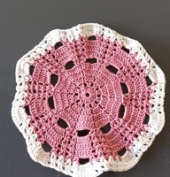 Handgemachtes, gehäkeltes Deckchen