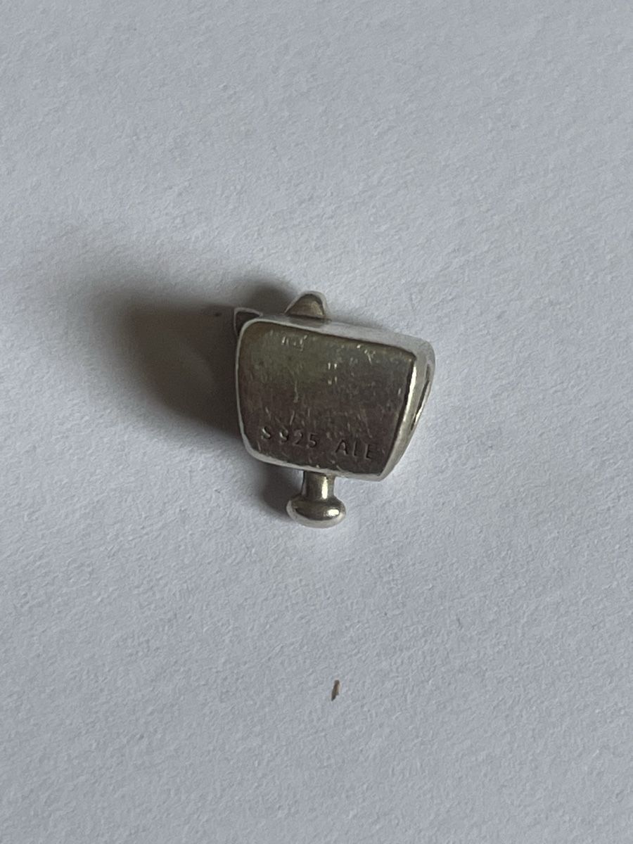 Pandora Ciondoli: Pandora Charm Figur mit Schleife – Usato da Zürich venduto da regenwetter100 1
