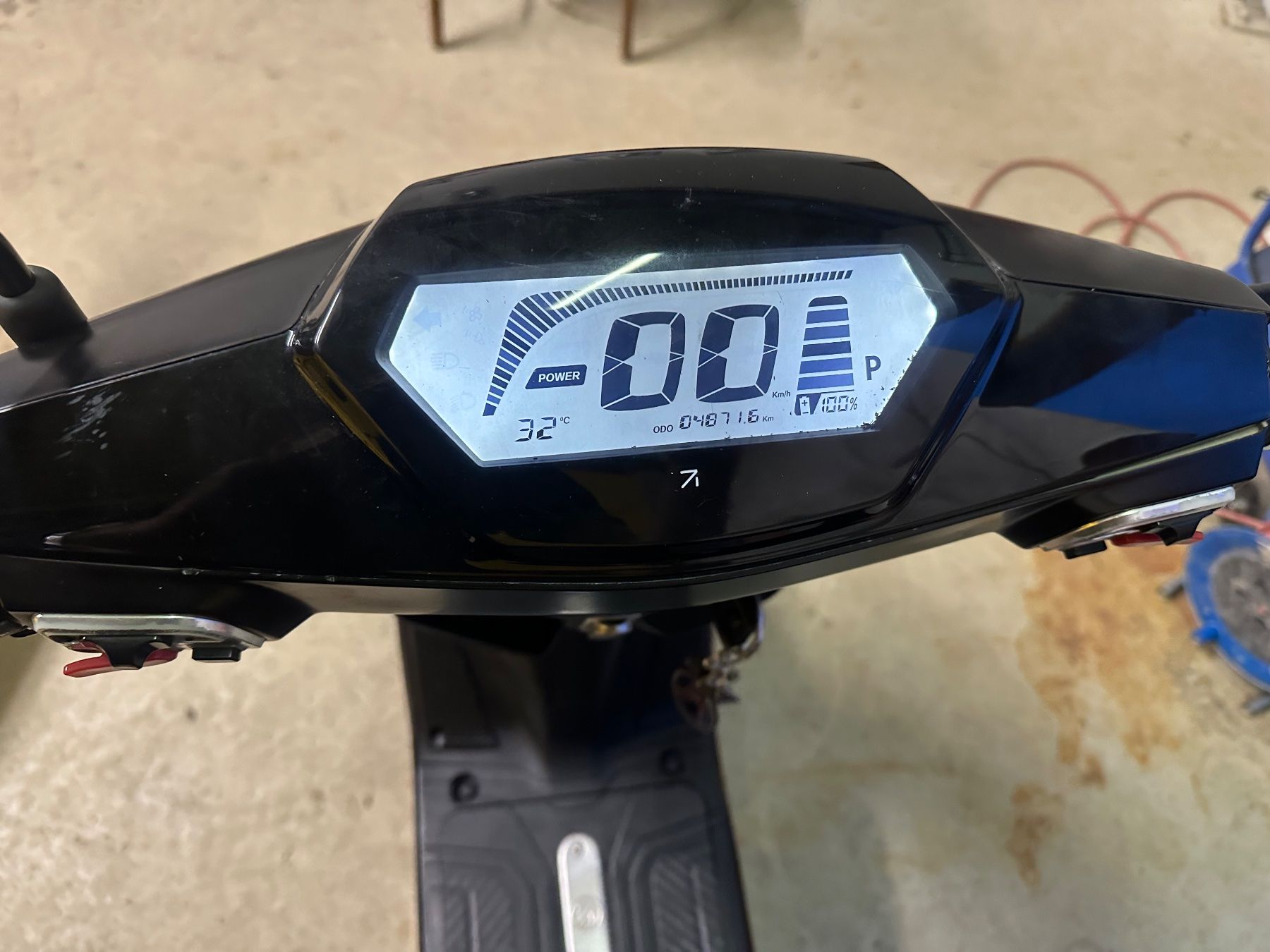 Elektromobile: Electro scouter trotinet – Gebraucht aus Zürich von lm606 4