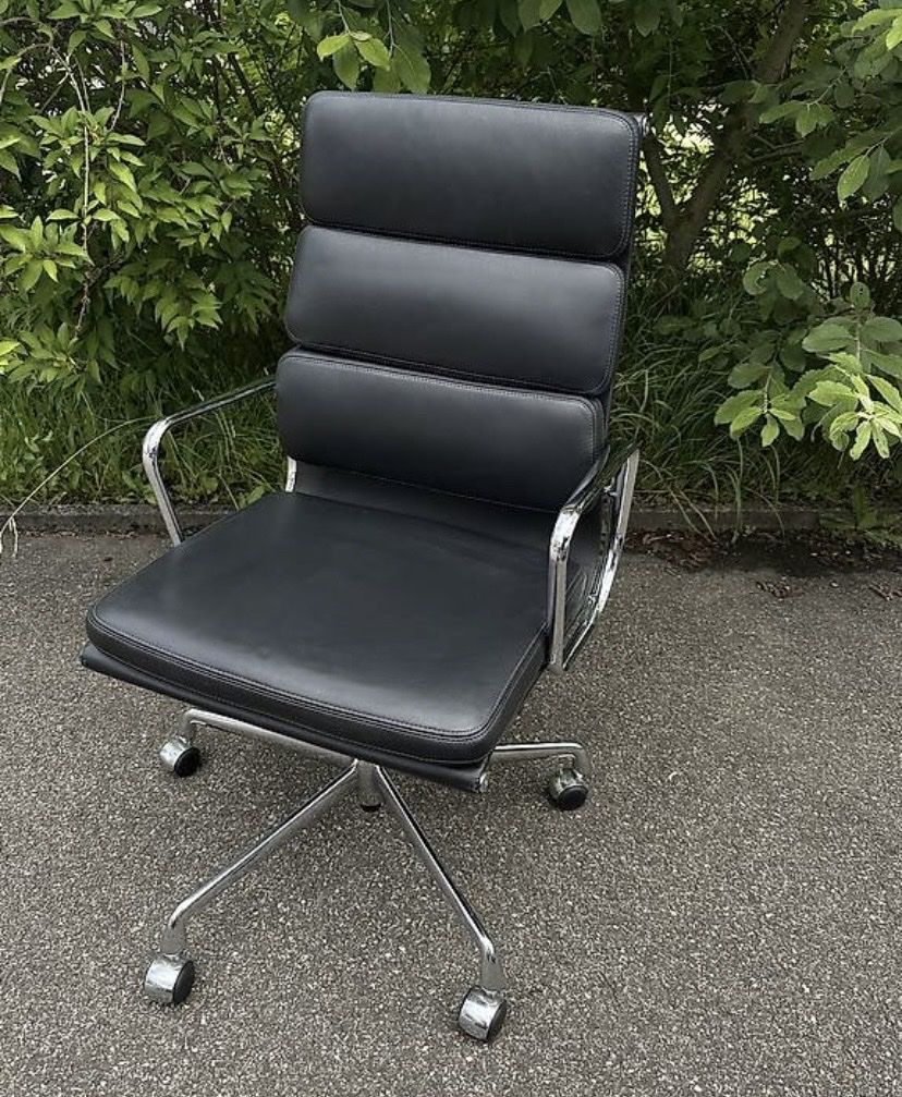 Vitra Stühle: VITRA EA 219 – Gebraucht aus Rikon im Tösstal von Design4Life