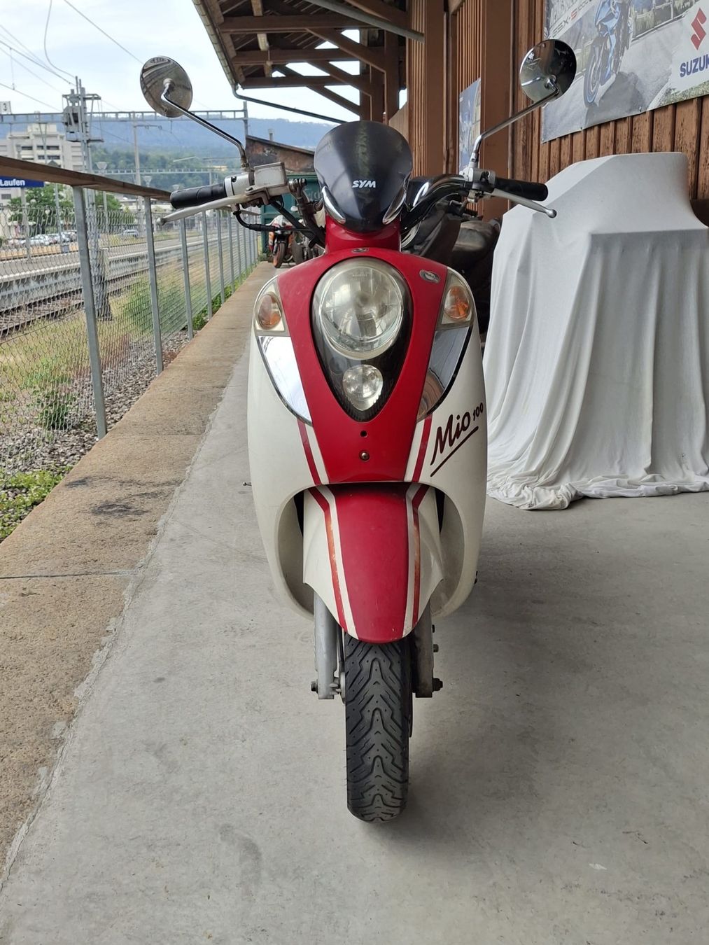 Scooters: Roller Sym Mio 100 Rot Weiss – Défectueux à Laufen par Dreier_Motos_AG 5