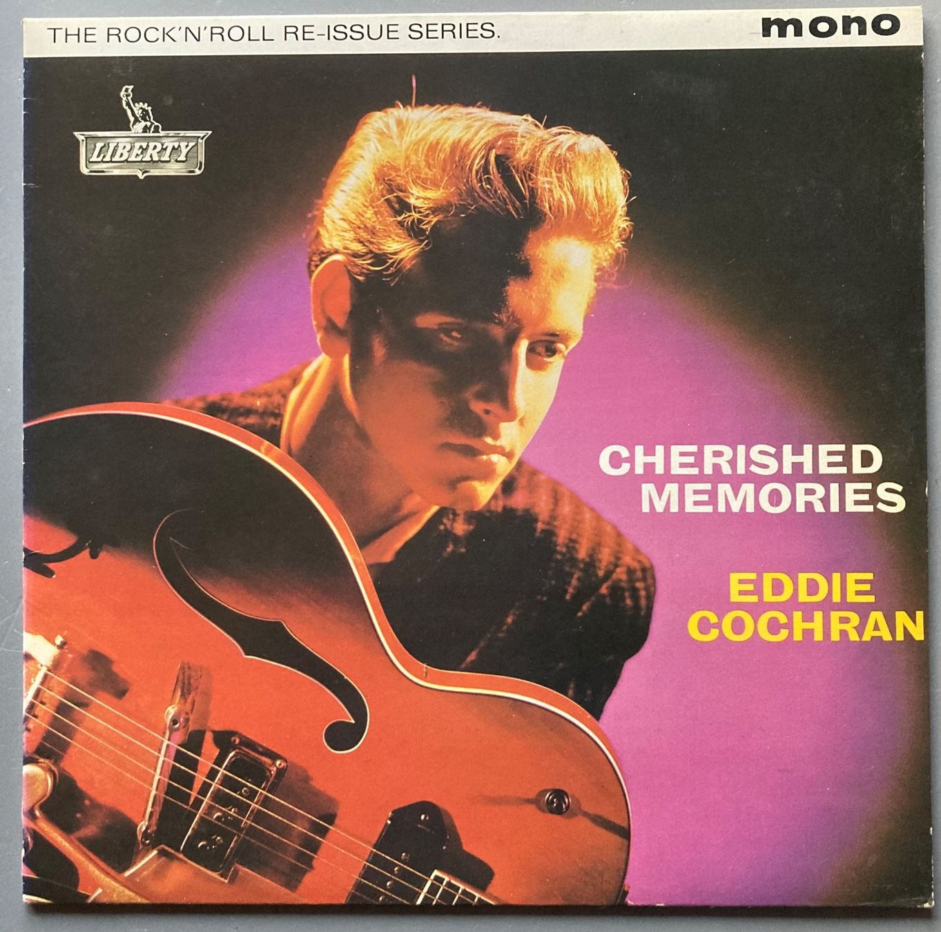 Dischi in vinile: EDDIE COCHRAN - CHERISHED MEMORIES – Usato da Poliez-Pittet venduto da Newtown-Records