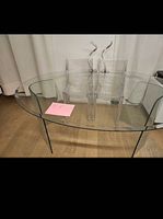 Table en verre + 4 chaises 
