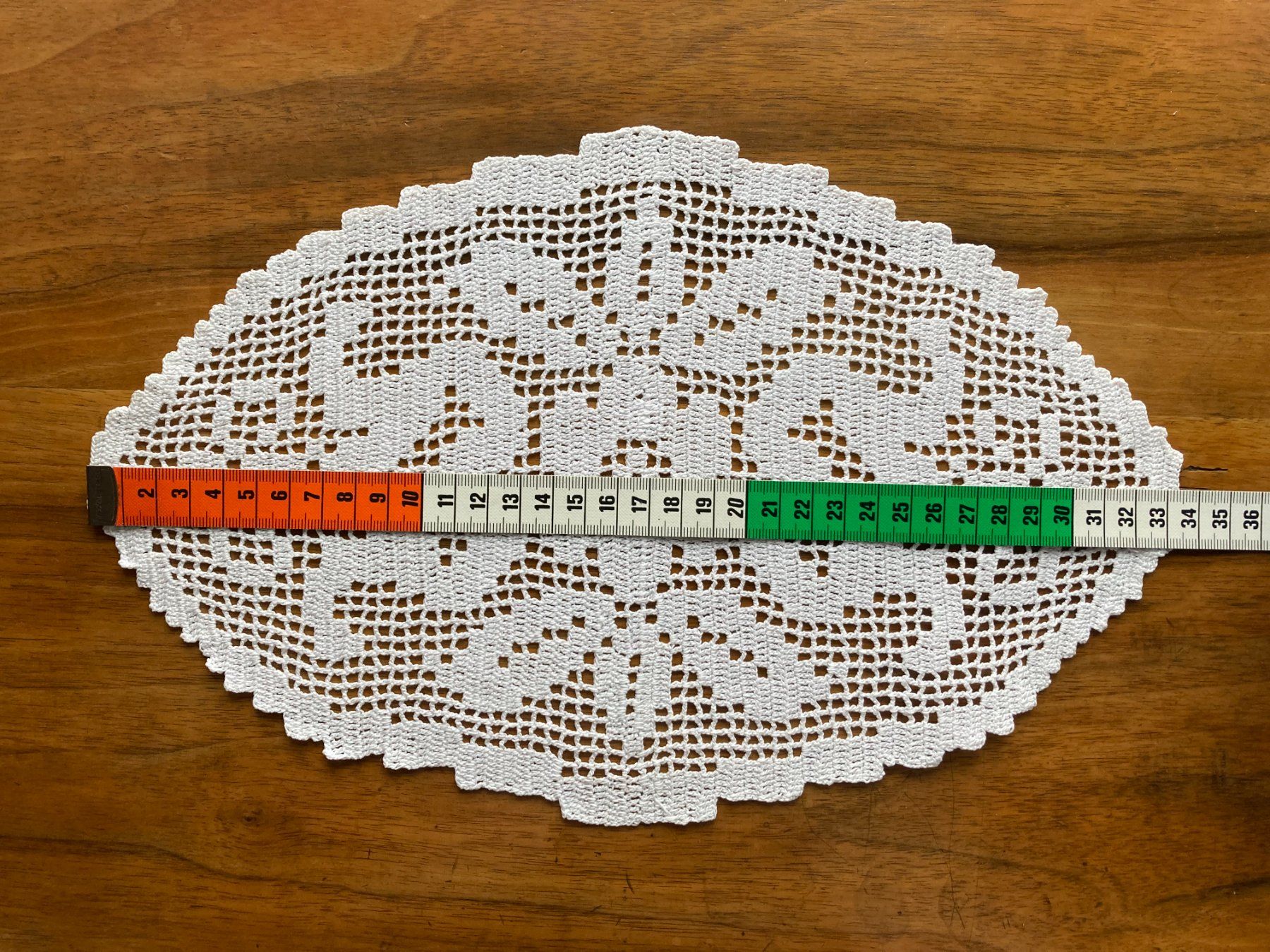Tutte le decorazioni: SPITZENDECKCHEN  HANDARBEIT    FILETHÄKELN – Usato da Subingen venduto da ArtBead 4