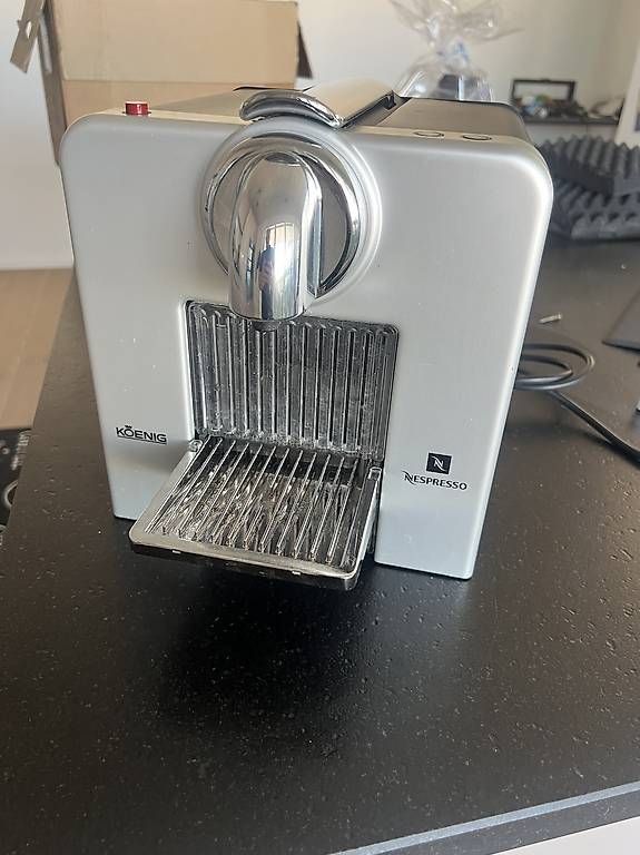 König Macchine per caffè & Macchine per espresso: Koenig Nespresso Maschine – Usato da Affoltern am Albis venduto da Rabbi002
