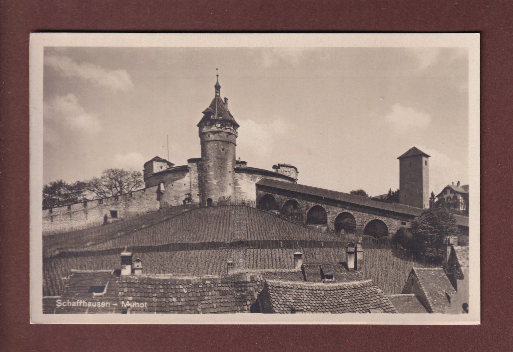 Cartoline postali: SCHAFFHAUSEN - Munot – Usato da Pully venduto da nicecards