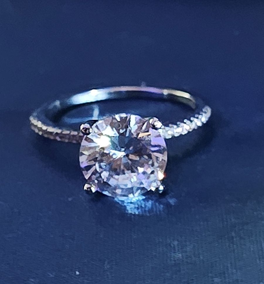 Anelli: Eleganter Ring mit grossem Zirkonia, 925 versilbert, Gr. 9 – Nuovo (secondo la descrizione) da Grenchen venduto da maretop 2