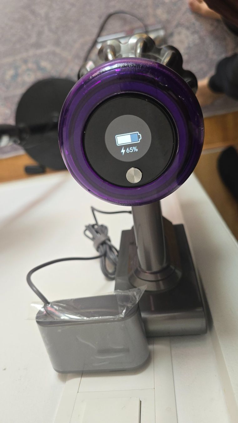 Dyson Aspirateurs & Accessoires: Dyson staubsauger V11 Gebraucht – D'occasion à Wallisellen par theblacksheep 1