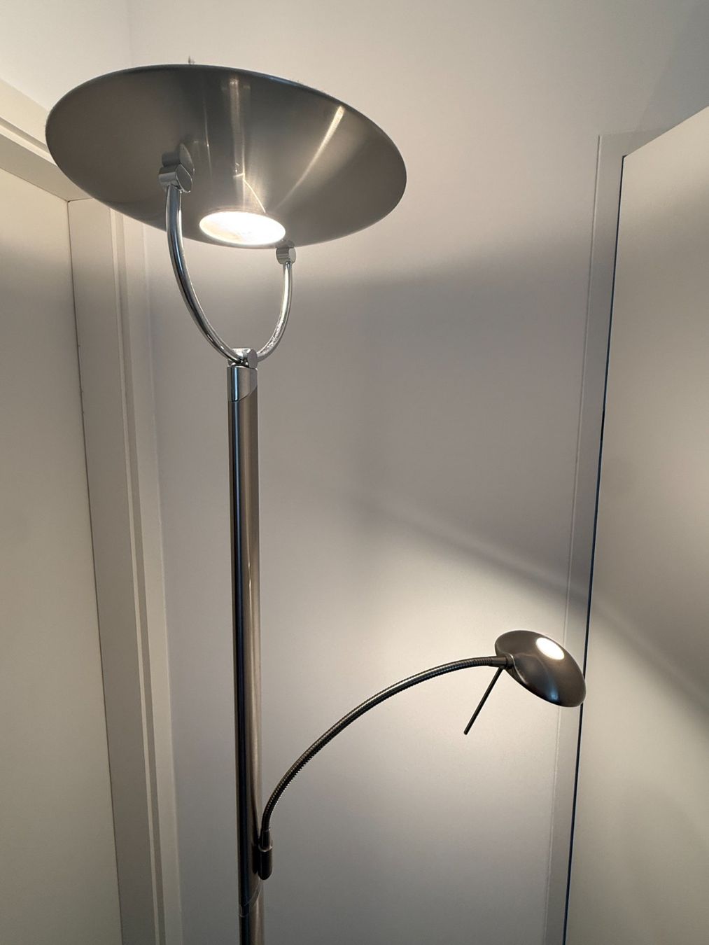 Lampade: Lampadaire design Luminart avec réglage intensité – Usato da Founex venduto da MaevaMatahi 1