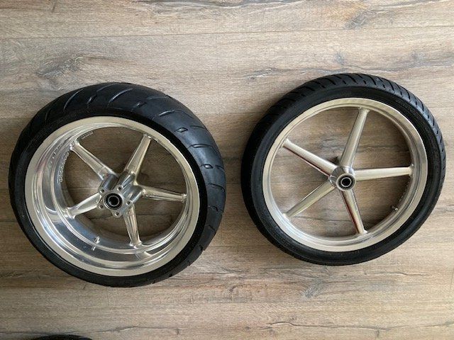 Harley Rocker c Fxcwc Custom Felgen (Gebraucht) in Affoltern am Albis ...