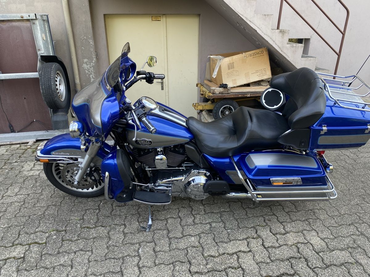 Touring: Harley Davidson FLHTCU – Usato da Riehen venduto da Hjw1 3