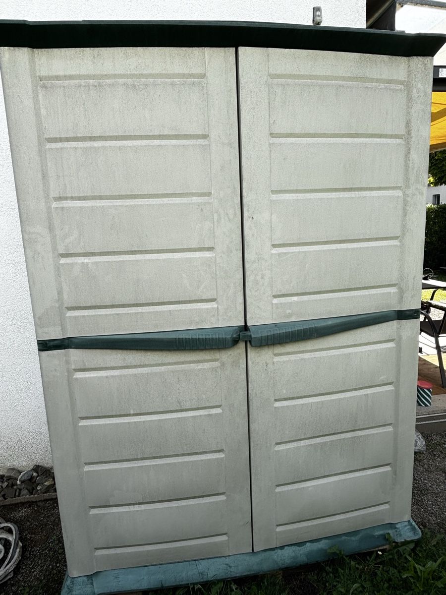 Box contenitori: Gartenschrank aus Kunststoff – Usato da Rotkreuz venduto da Levo_9 2