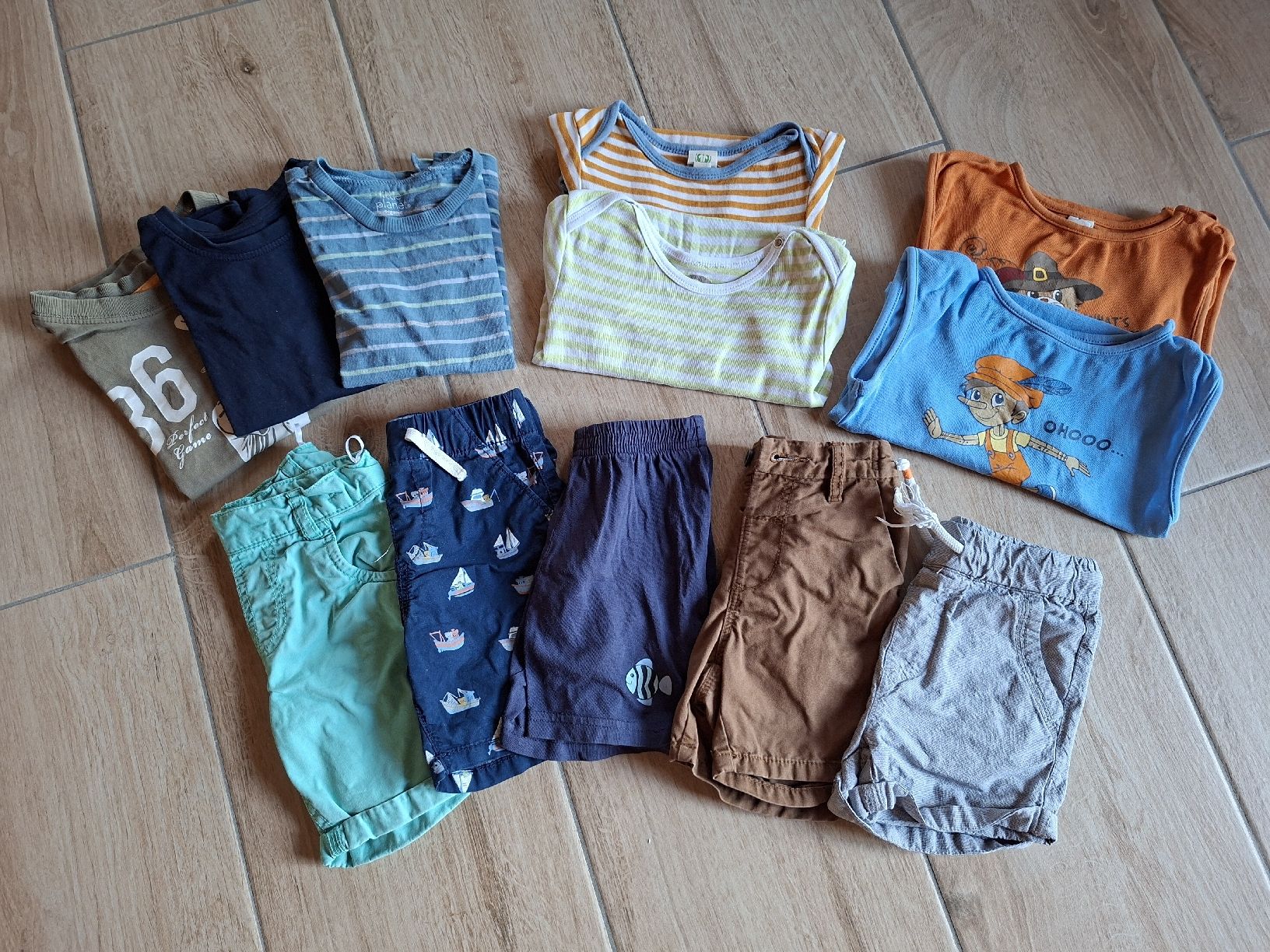 Ensembles coordonnés: Kleiderpaket Junge Gr.86 – D'occasion à Schüpfheim par lin_p7wr