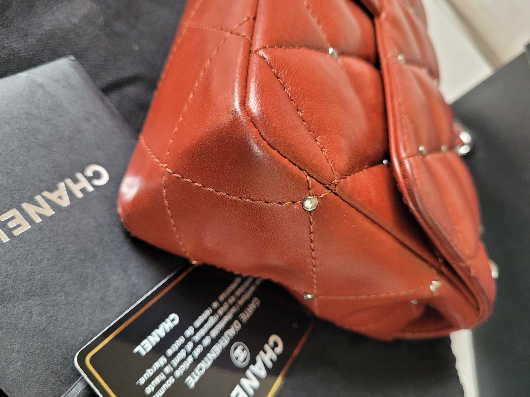 Chanel Borse da donna: Sac Chanel medium timeless clouté – Usato da Bussigny venduto da Gbkit 5