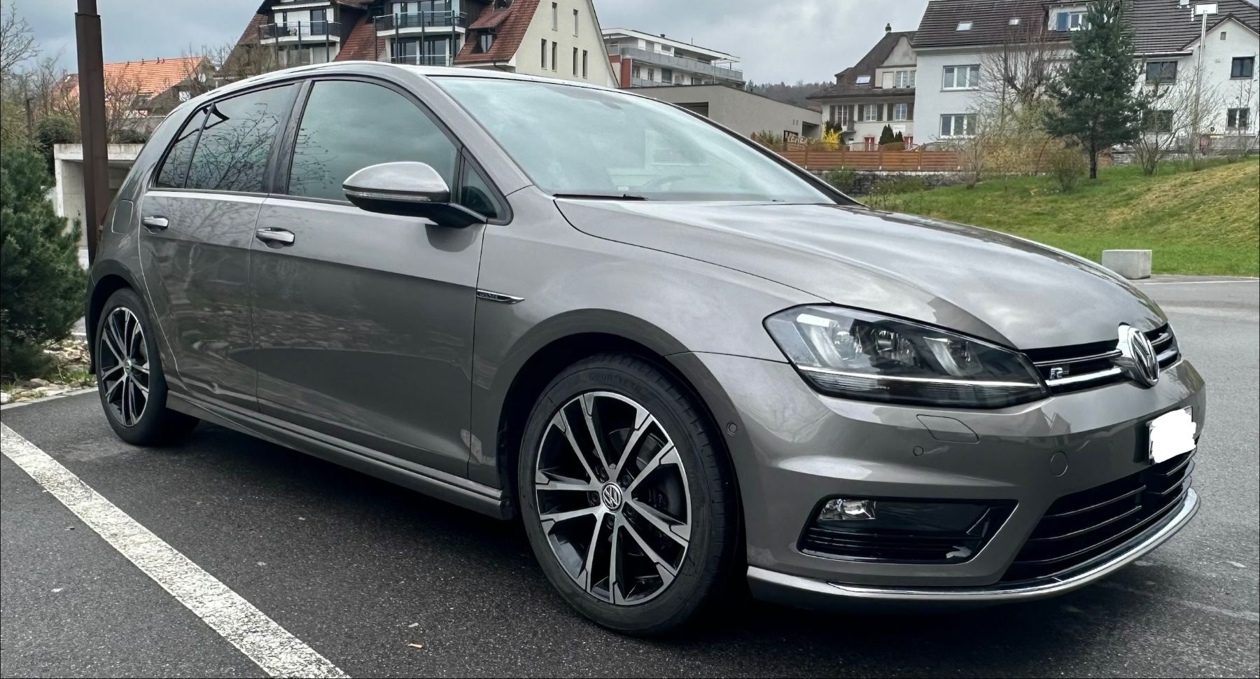 VW Automobili: VW Golf VII 1.4 TSI  R-Line – Usato da Feuerthalen venduto da driven 3