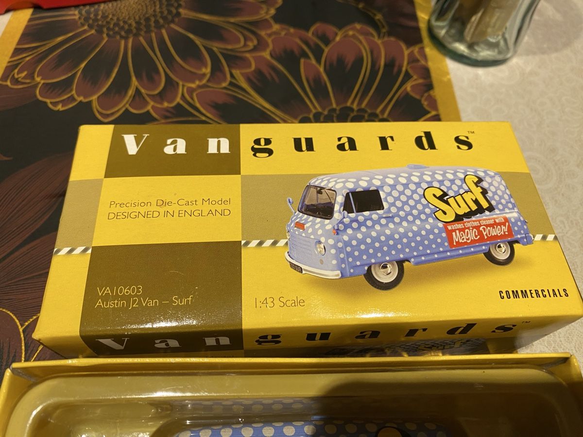 Modellini d'auto: Vanguards Austin J2 Van - Surf – Nuovo e nell'imballaggio originale da St. Margrethen SG venduto da Alfista_159 1