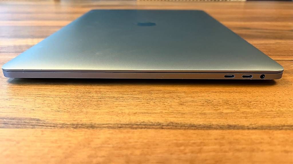 Notebook: MacBook Pro 15" (2018) 16GB RAM – Usato da Zürich venduto da phi_9hc8 4