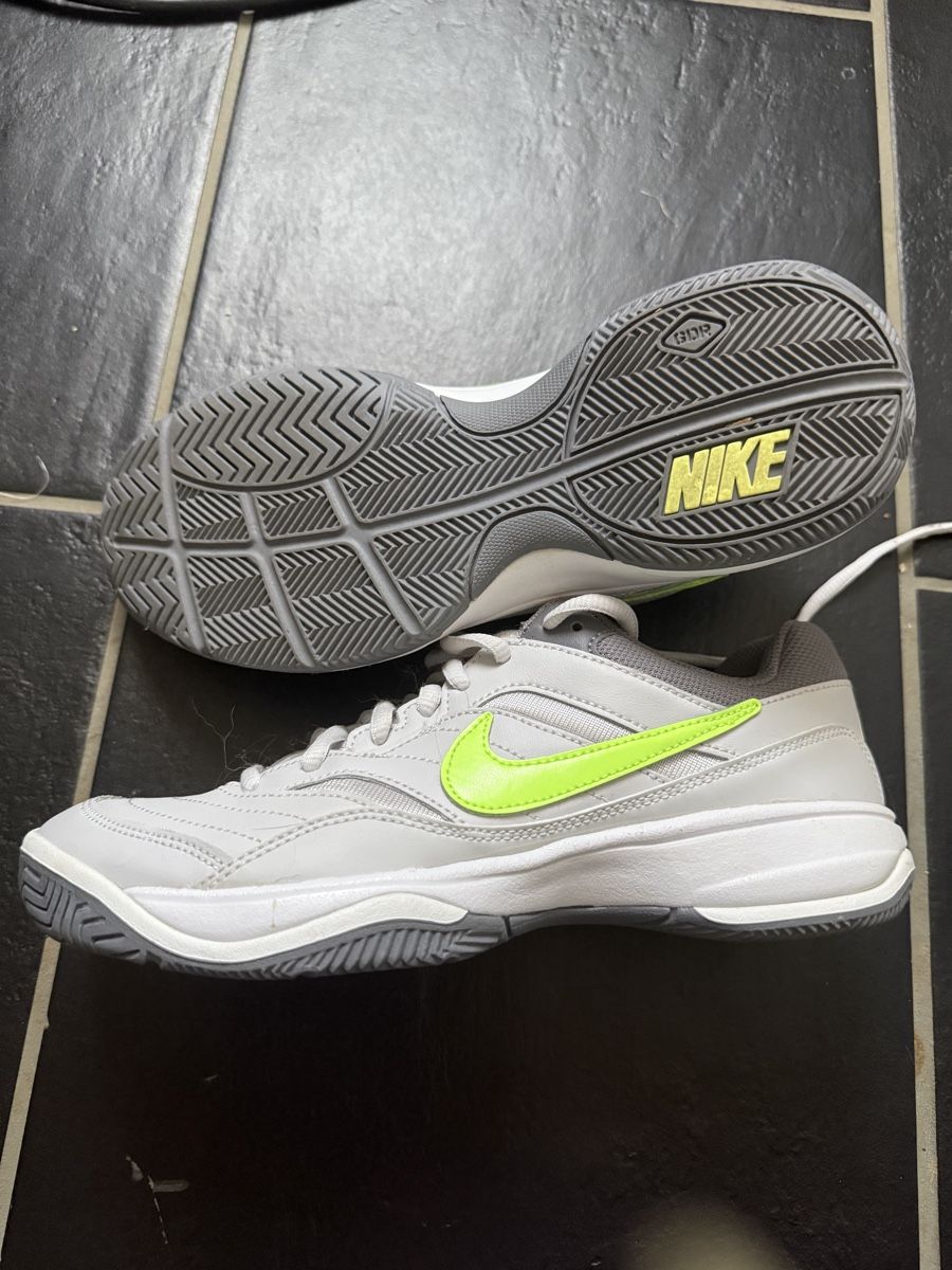 Nike Scarpe da uomo: Nike Turnschuhe Grösse. 38.5 – Nuovo (secondo la descrizione) da Lenzburg venduto da Cvirus1