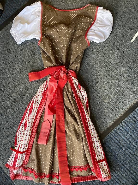 Vestiti: Stokerpoint Dirndl 40 – Usato da St. Gallen venduto da Konstanza 3