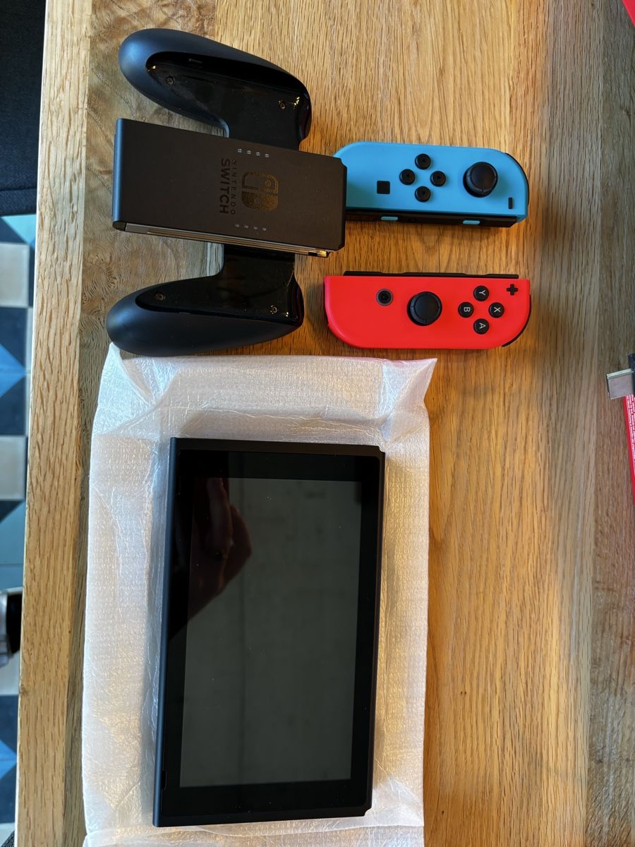 Nintendo Console: Nintendo Switch mit 3 Spielen! Witcher, Hogwarts, Mario – Nuovo (secondo la descrizione) da Feldbrunnen venduto da mec12 2