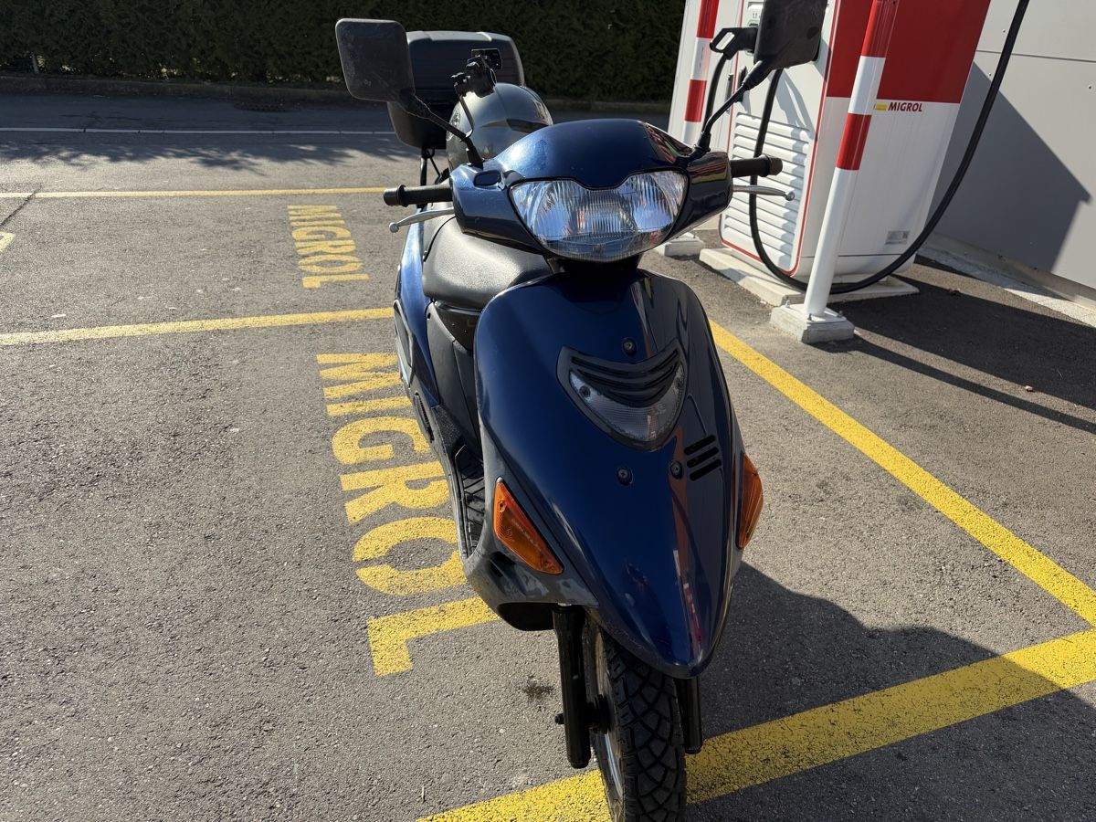 Suzuki Scooter: Suzuki Roller AN 125 – Usato da Romanshorn venduto da Kero0 3