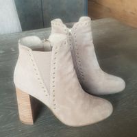 🐸 STIEFELETTEN 37 Wildleder mit goldenen Nieten Stiefelette