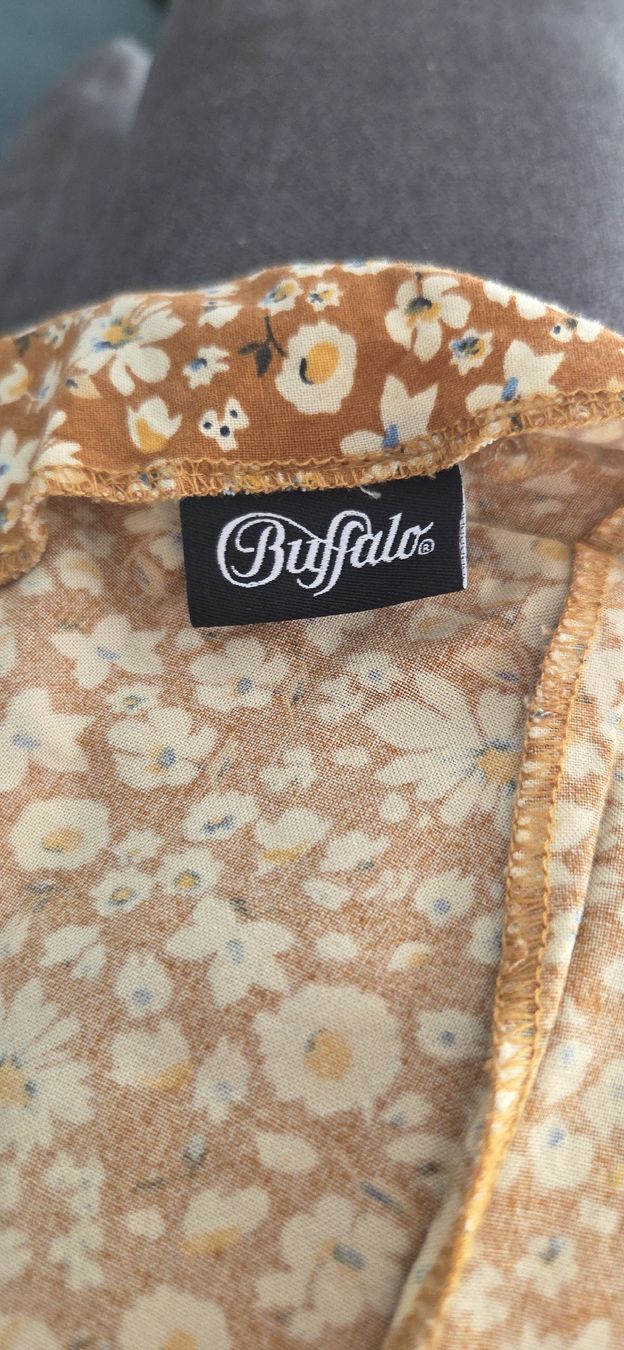 Buffalo Gonne: Buffalo Rock Blumenmuster Gr. 40 – Usato da Näfels venduto da CH.Kchlineknopf 3