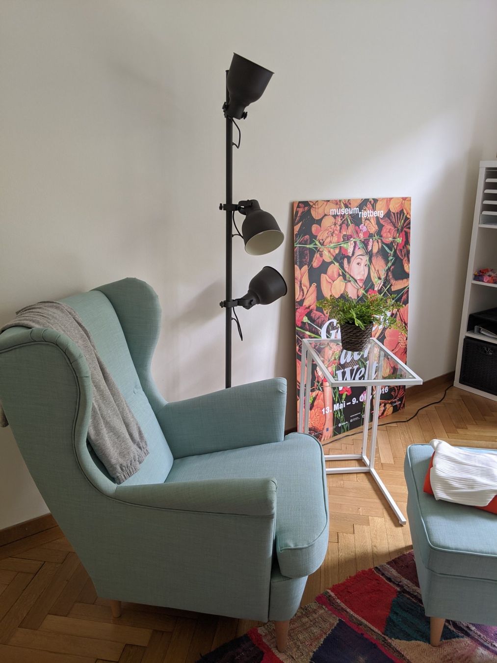 Ikea Fauteuils: IKEA Strandmon Sessel mit Ottoman – D'occasion à Zürich par cedmartial 2