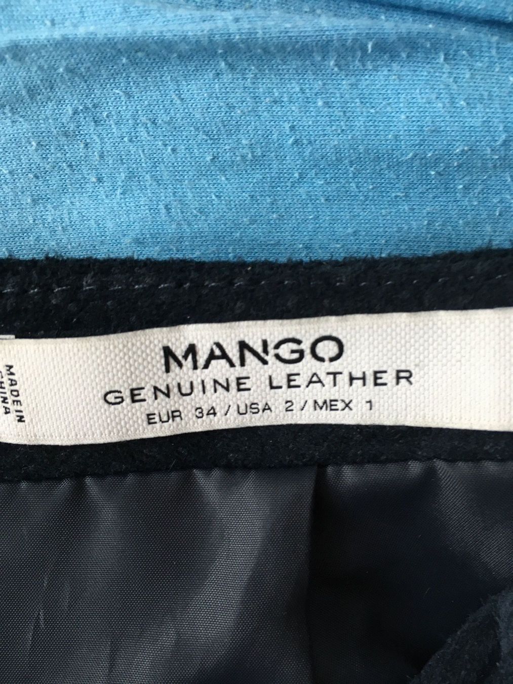 Mango Gonne: Jupe en cuir velours taille 34 Mango – Usato da Genève venduto da Saleena 3