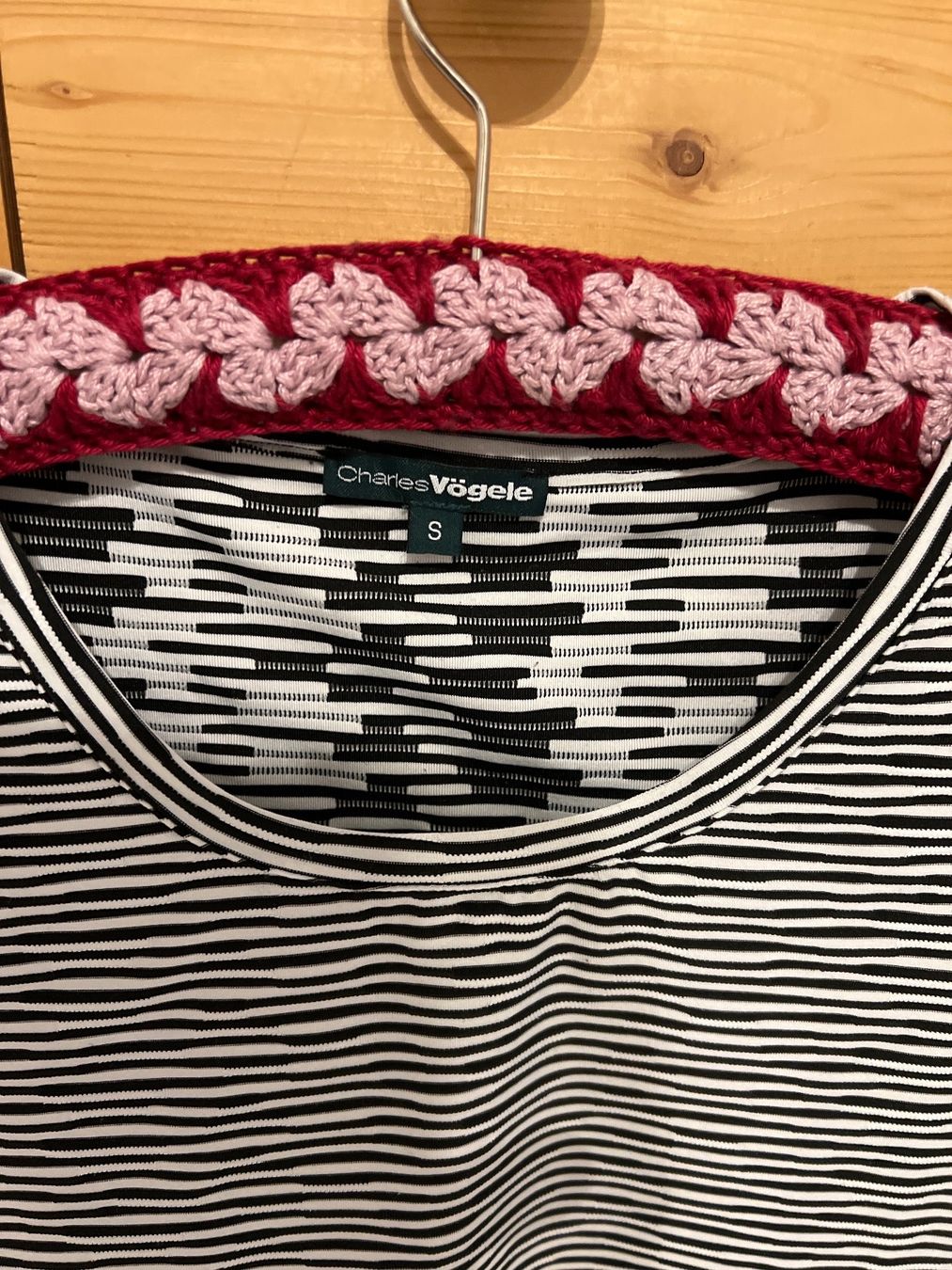 T-shirt: Tolles TShirt mit 3/4 Ärmel – Usato da Kirchberg BE venduto da Bergdorf16 1