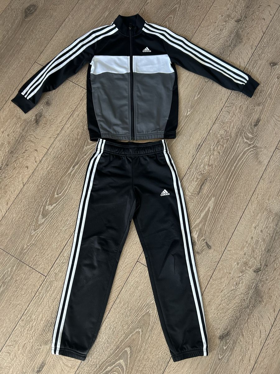 Adidas Kleiderpakete & -sets: Ensemble Adidas Garçon – Gebraucht aus Oulens-Echallens von Puppa73